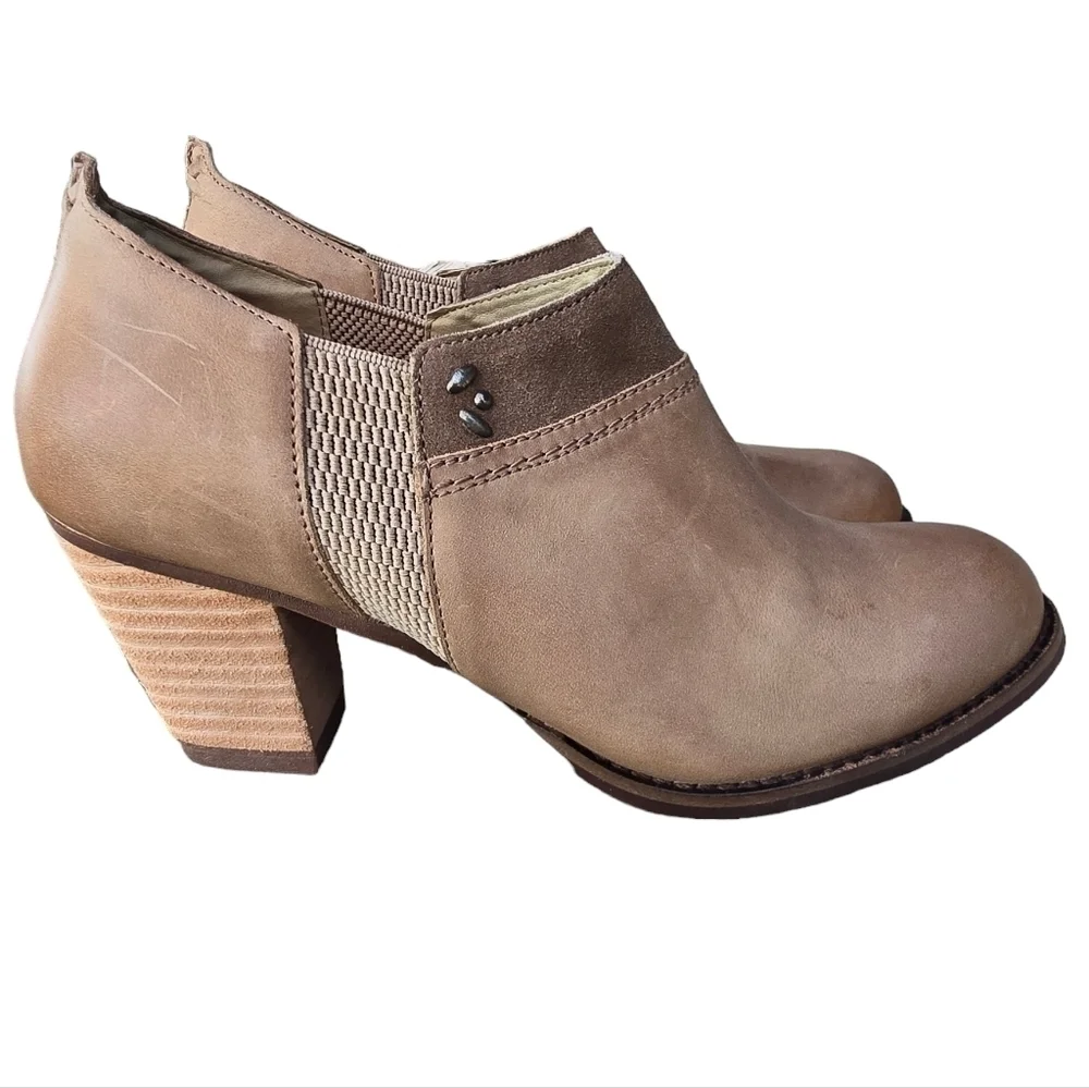 🔥OluKai Ho'ou'i Ankle Boots, Size 8